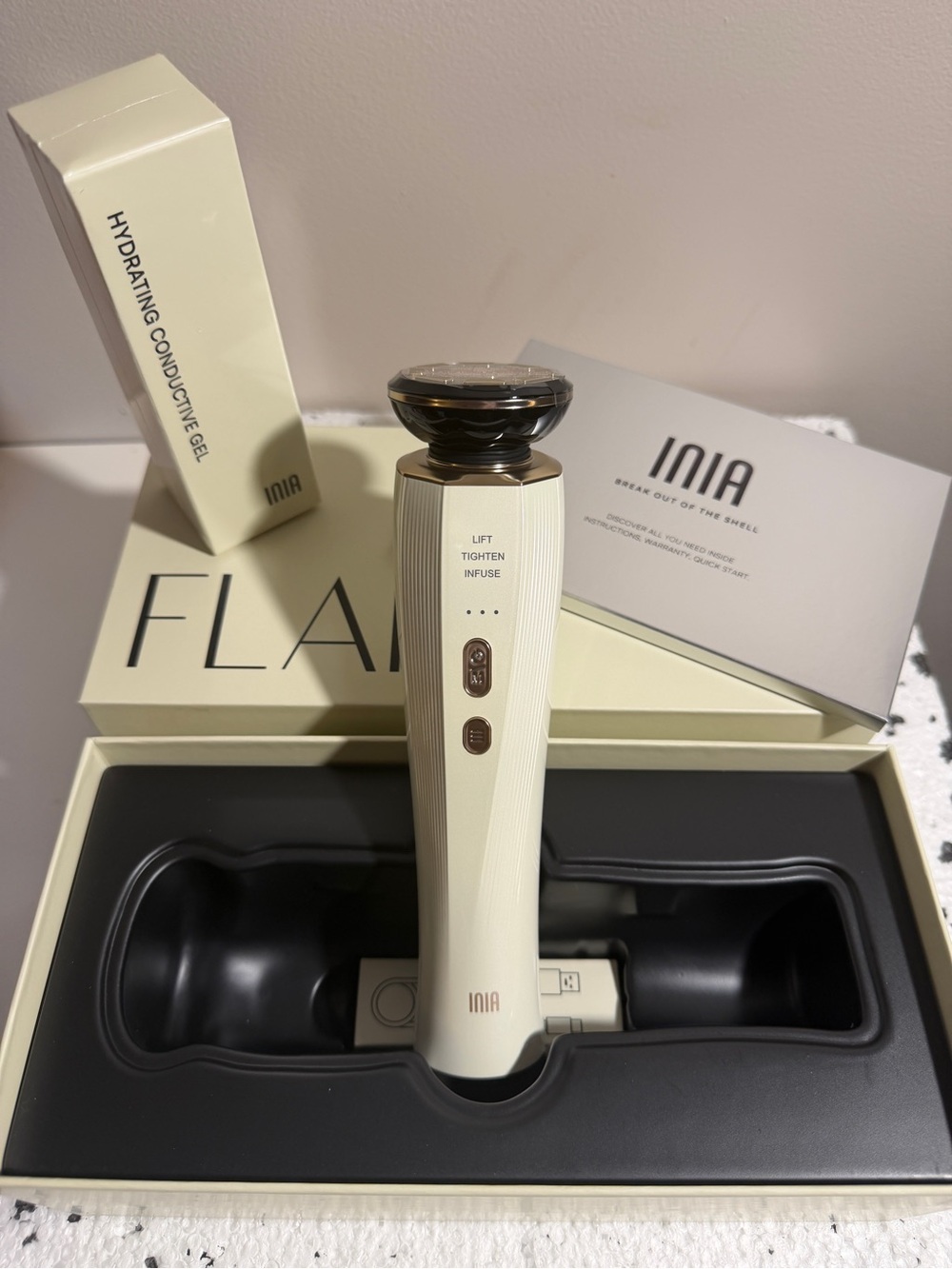 INIA Hydrating Men’s Facial Device in Cream - Lift, Tighten & Infuse